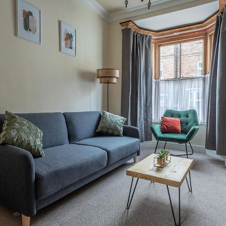 Milton Stays - Cosy 2 Bed House, 15 Min Walk To York City Center, For Up To 6 - With Period Features, Fireplace, Superfast Wi-Fi, Private Garden, Free On Street Parking Luaran gambar