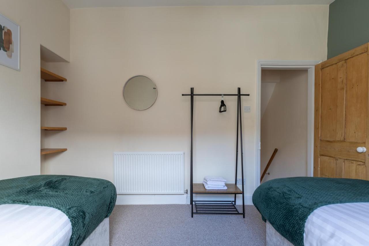 Milton Stays - Cosy 2 Bed House, 15 Min Walk To York City Center, For Up To 6 - With Period Features, Fireplace, Superfast Wi-Fi, Private Garden, Free On Street Parking Luaran gambar