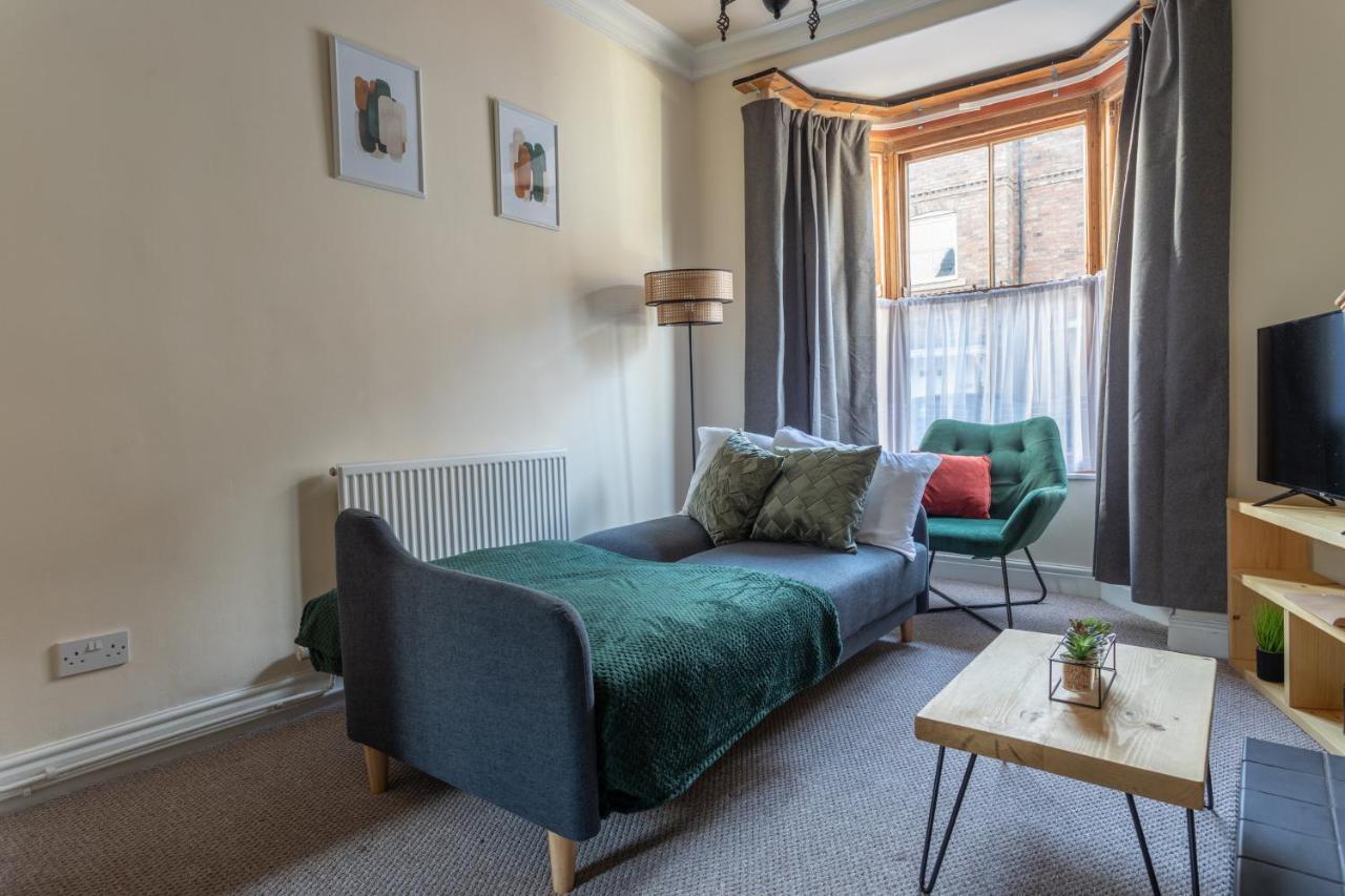 Milton Stays - Cosy 2 Bed House, 15 Min Walk To York City Center, For Up To 6 - With Period Features, Fireplace, Superfast Wi-Fi, Private Garden, Free On Street Parking Luaran gambar