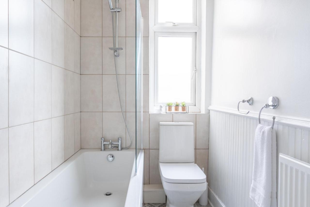 Milton Stays - Cosy 2 Bed House, 15 Min Walk To York City Center, For Up To 6 - With Period Features, Fireplace, Superfast Wi-Fi, Private Garden, Free On Street Parking Luaran gambar