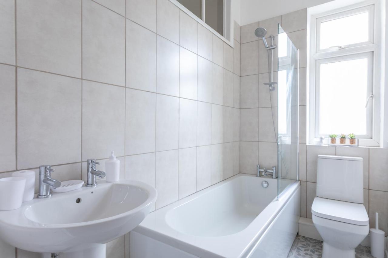 Milton Stays - Cosy 2 Bed House, 15 Min Walk To York City Center, For Up To 6 - With Period Features, Fireplace, Superfast Wi-Fi, Private Garden, Free On Street Parking Luaran gambar