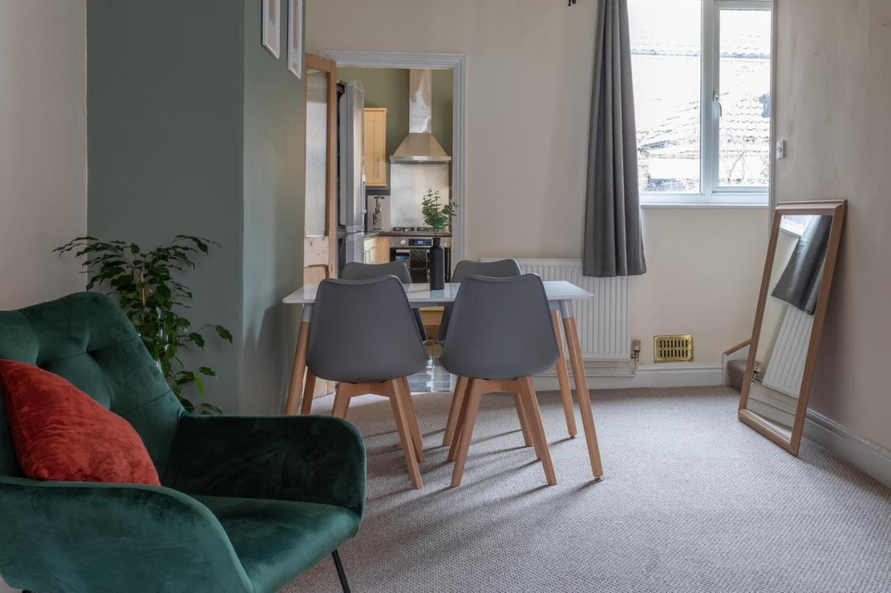 Milton Stays - Cosy 2 Bed House, 15 Min Walk To York City Center, For Up To 6 - With Period Features, Fireplace, Superfast Wi-Fi, Private Garden, Free On Street Parking Luaran gambar