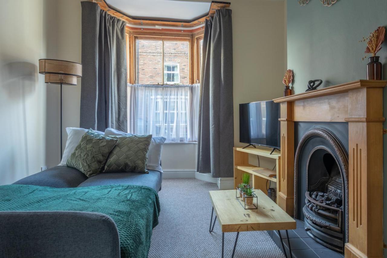 Milton Stays - Cosy 2 Bed House, 15 Min Walk To York City Center, For Up To 6 - With Period Features, Fireplace, Superfast Wi-Fi, Private Garden, Free On Street Parking Luaran gambar