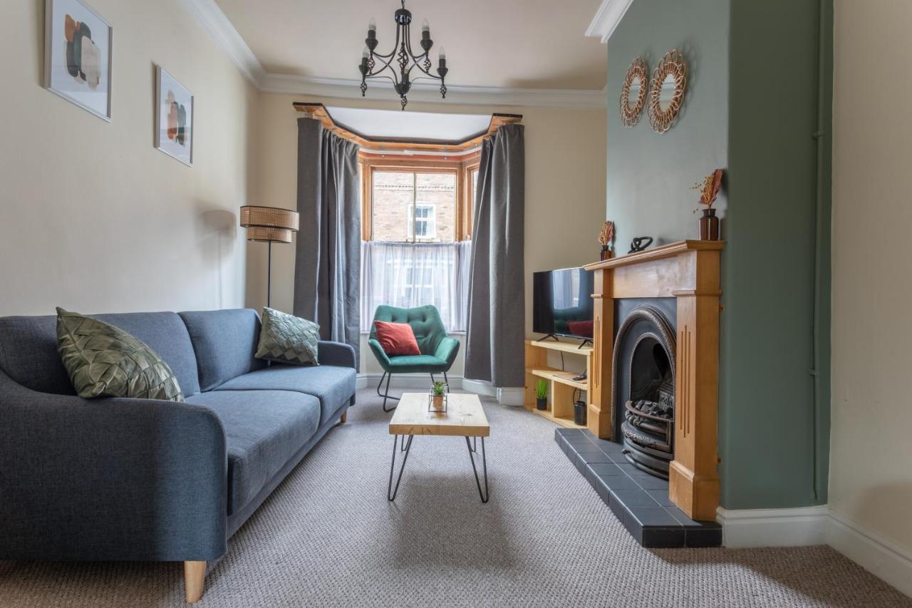 Milton Stays - Cosy 2 Bed House, 15 Min Walk To York City Center, For Up To 6 - With Period Features, Fireplace, Superfast Wi-Fi, Private Garden, Free On Street Parking Luaran gambar