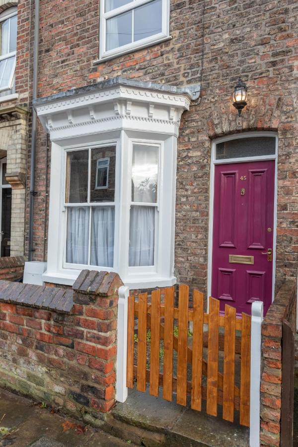 Milton Stays - Cosy 2 Bed House, 15 Min Walk To York City Center, For Up To 6 - With Period Features, Fireplace, Superfast Wi-Fi, Private Garden, Free On Street Parking Luaran gambar
